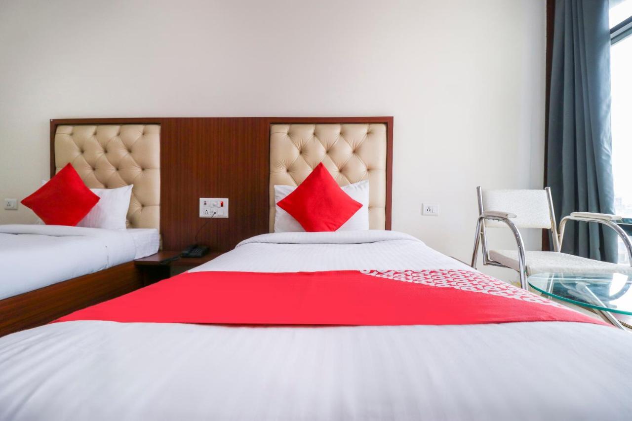 Oyo Flagship 69860 Mastana Palace Ξενοδοχείο Βαρανάσι Εξωτερικό φωτογραφία