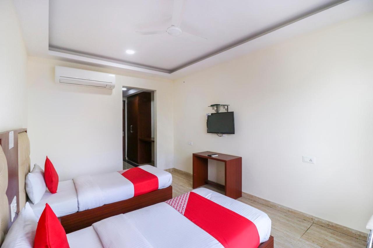 Oyo Flagship 69860 Mastana Palace Ξενοδοχείο Βαρανάσι Εξωτερικό φωτογραφία