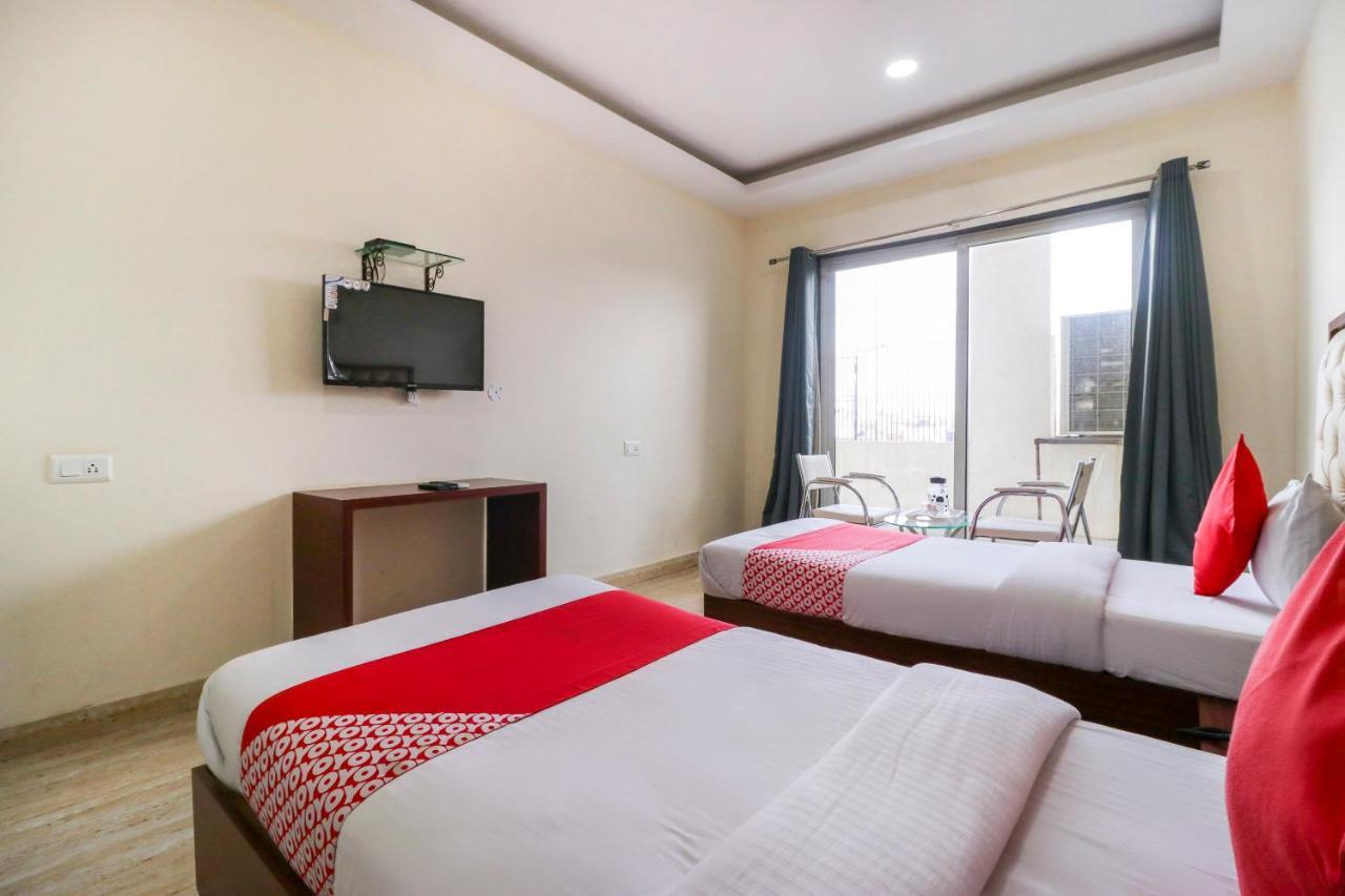 Oyo Flagship 69860 Mastana Palace Ξενοδοχείο Βαρανάσι Εξωτερικό φωτογραφία