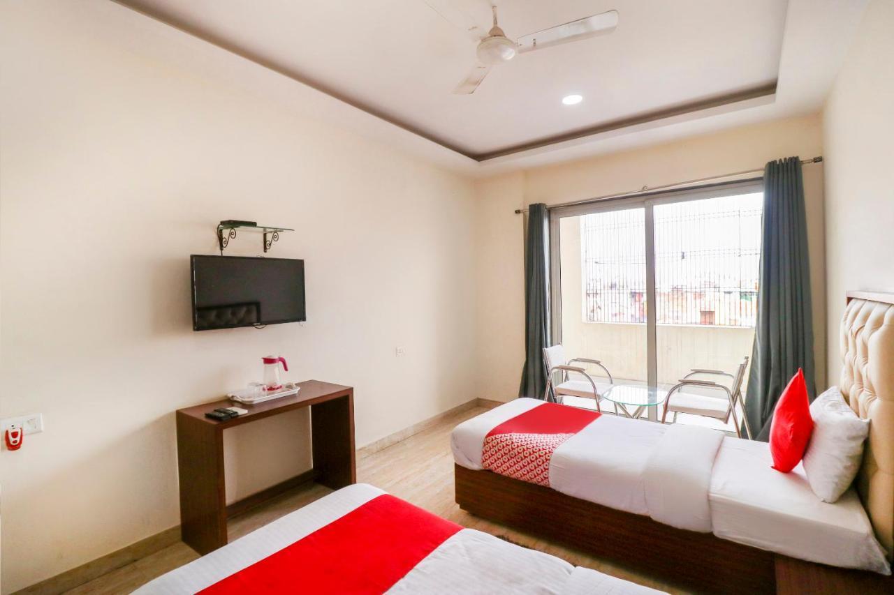 Oyo Flagship 69860 Mastana Palace Ξενοδοχείο Βαρανάσι Εξωτερικό φωτογραφία