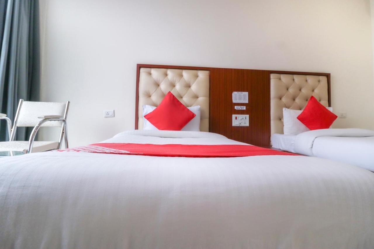 Oyo Flagship 69860 Mastana Palace Ξενοδοχείο Βαρανάσι Εξωτερικό φωτογραφία