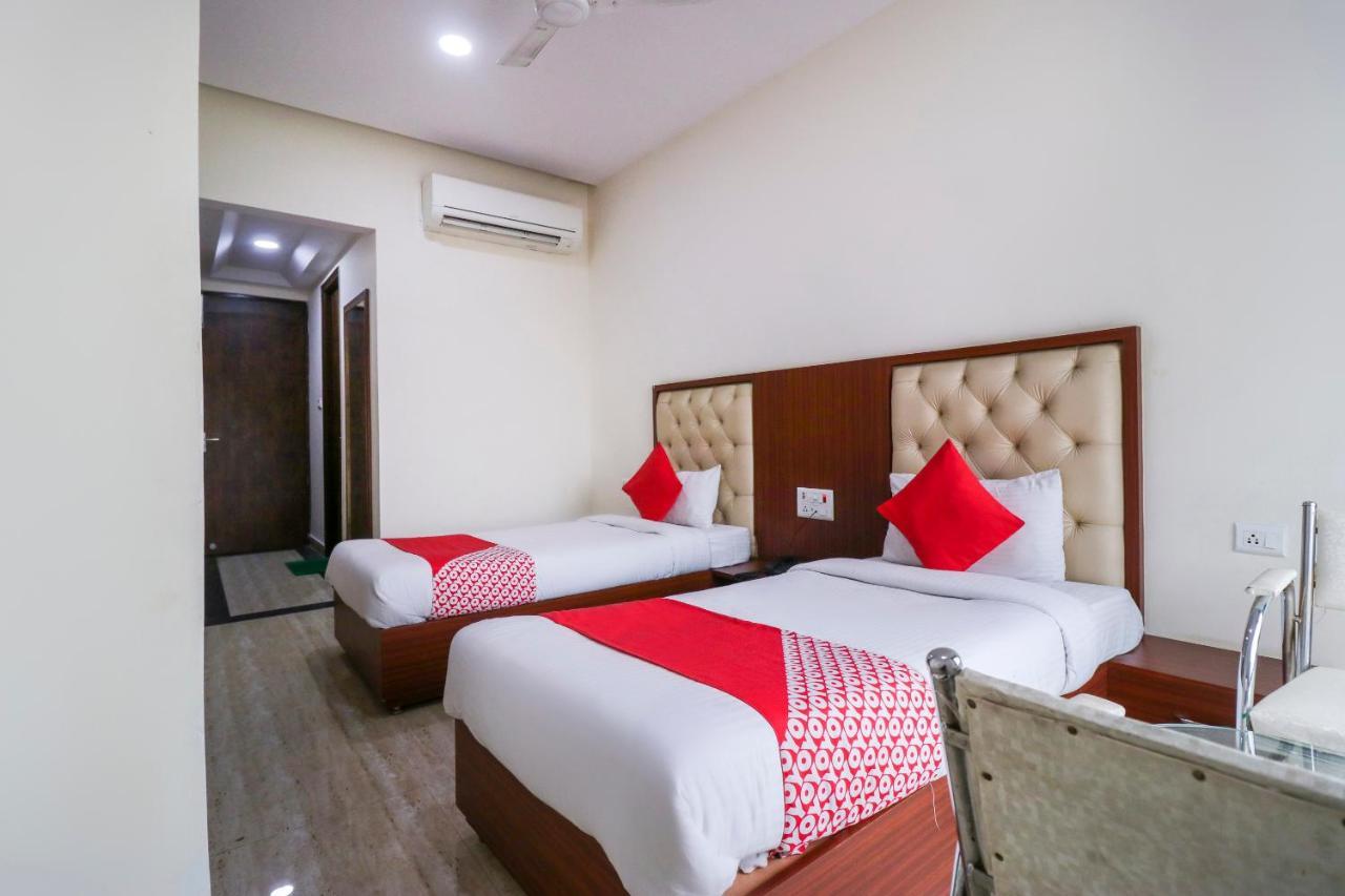 Oyo Flagship 69860 Mastana Palace Ξενοδοχείο Βαρανάσι Εξωτερικό φωτογραφία