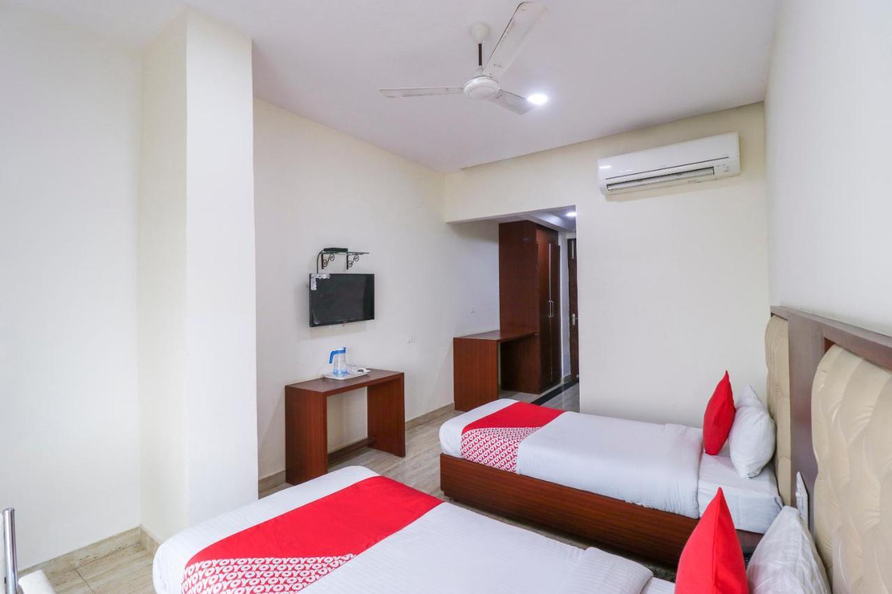 Oyo Flagship 69860 Mastana Palace Ξενοδοχείο Βαρανάσι Εξωτερικό φωτογραφία