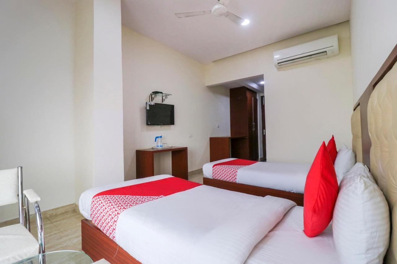 Oyo Flagship 69860 Mastana Palace Ξενοδοχείο Βαρανάσι Εξωτερικό φωτογραφία