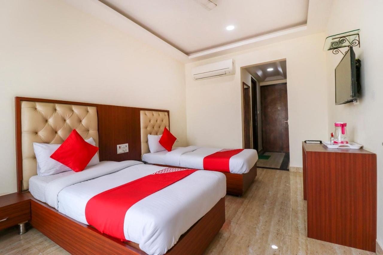 Oyo Flagship 69860 Mastana Palace Ξενοδοχείο Βαρανάσι Εξωτερικό φωτογραφία